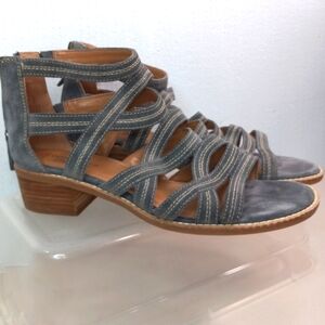 Comfortiva Pillowtop Memoryfoam 9.5 Boho Suede Strap Sandals in Light Gr…